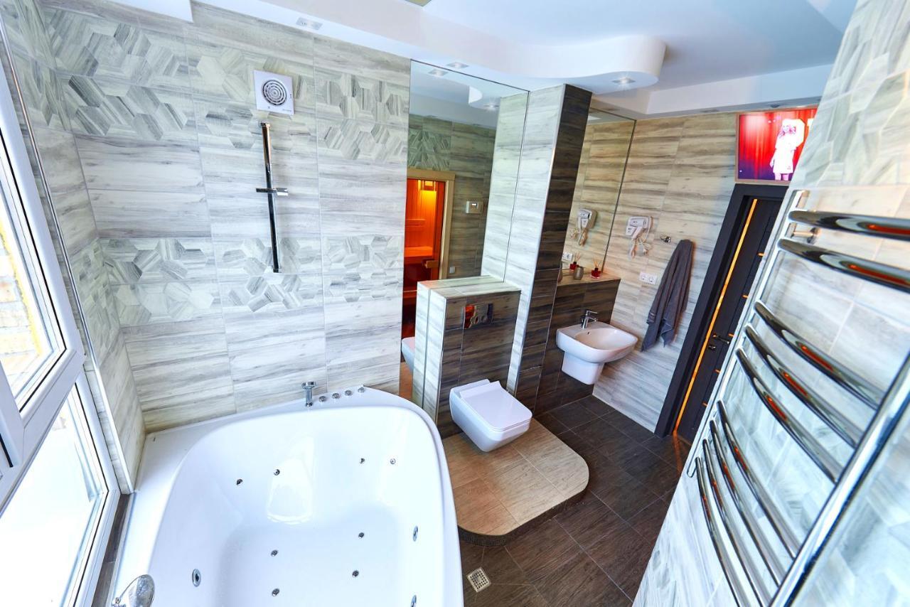 Sauna, Big Jacuzzi , Khreshchatyk Apartments Kyjev Exteriér fotografie